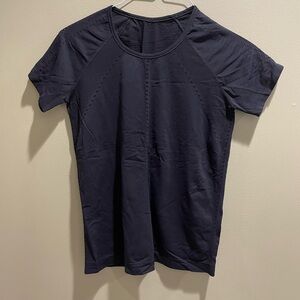 Women's Athleta Black Seamless Short Sleeve Workout Top